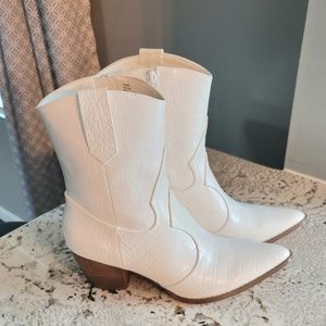 Coconuts by Matisse Womens Bambi Crocodile Print Cowboy, Western Boots